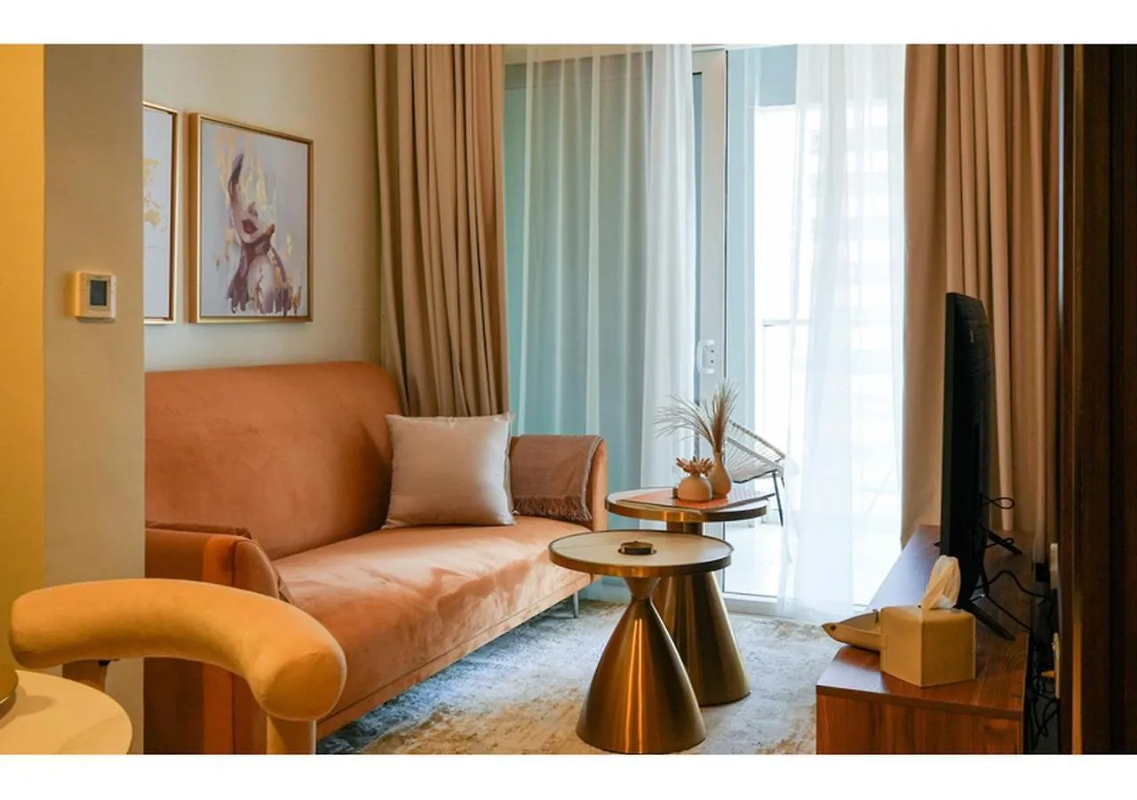 Keyrock Living - Reva 1Br With Lake View Dubai Apartment